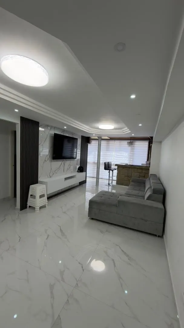 Apartamento actualizado (Calle B, junto a Supermercado Viva) – foto 1