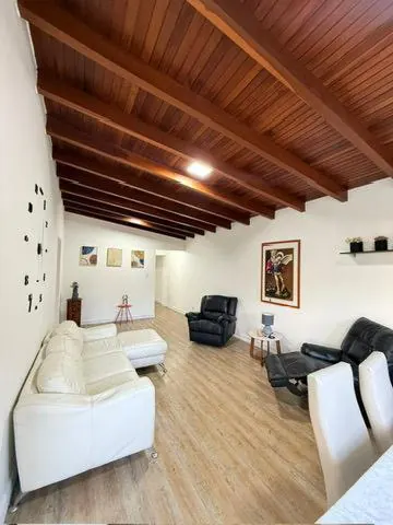 Apartamento con terraza en Cumbres de Curumo – foto 4