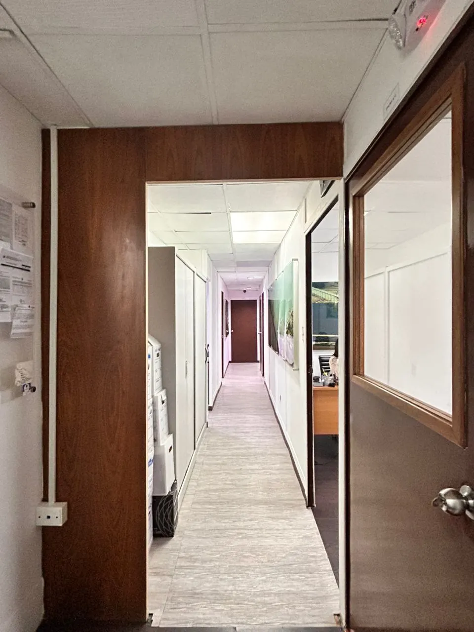 Cubículo de oficina en Multicentro Empresarial del Este – foto 4
