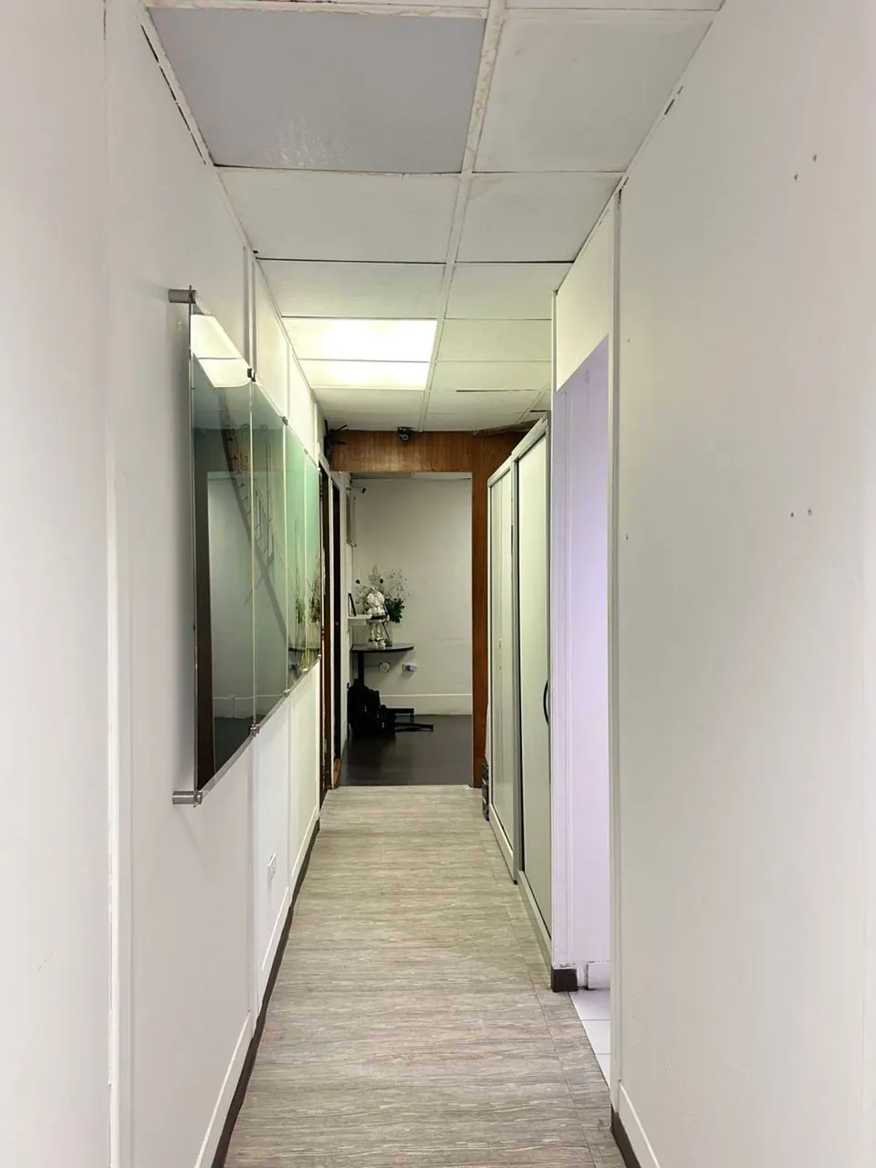 Cubículo de oficina en Multicentro Empresarial del Este – foto 6