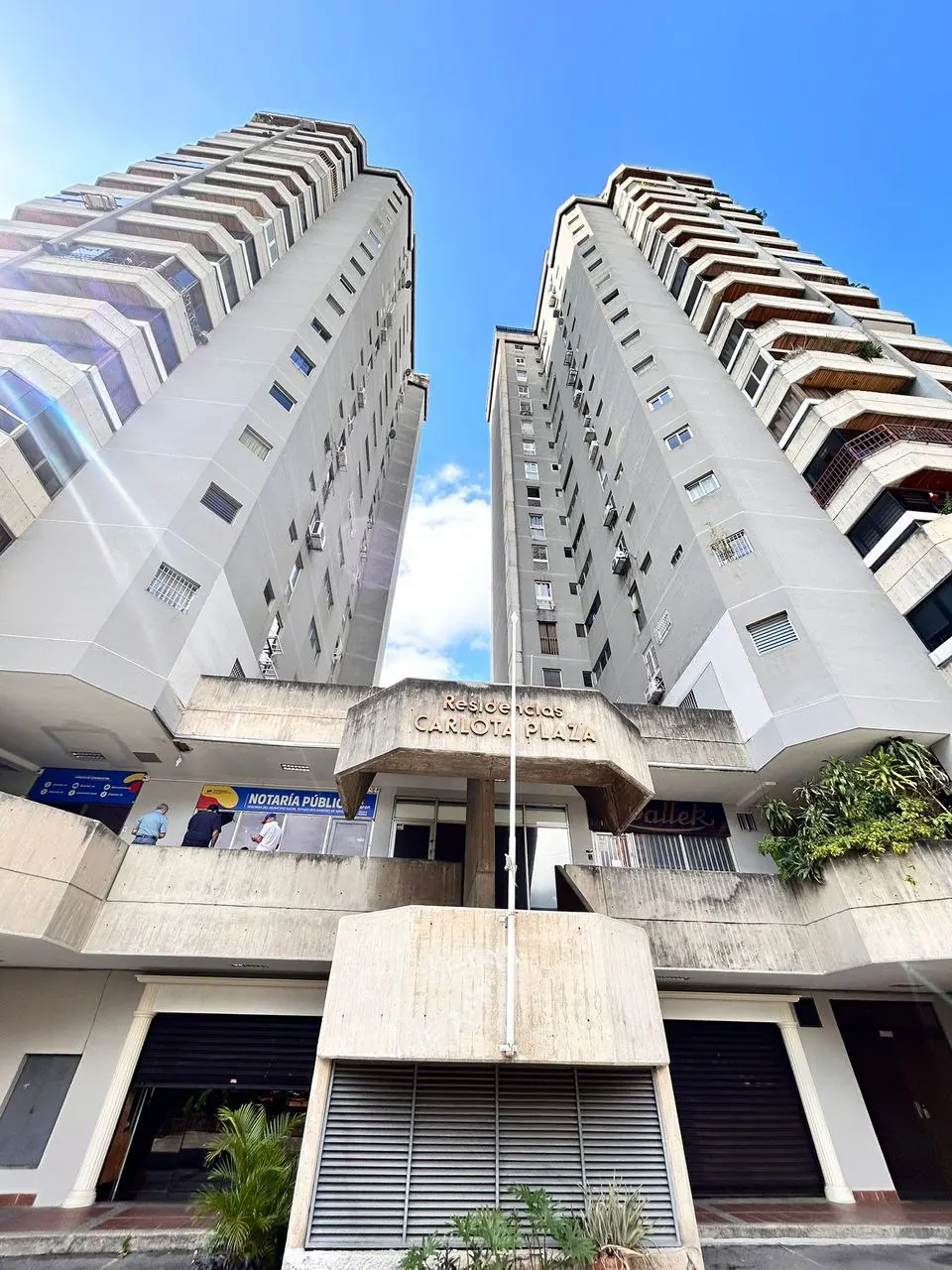 Local comercial en Res. Carlota Plaza – foto 1